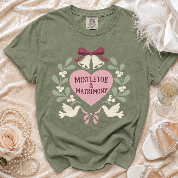 Mistletoe Matrimony T-shirt in Moss