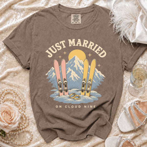 Ski Wedding T-shirt in Espresso