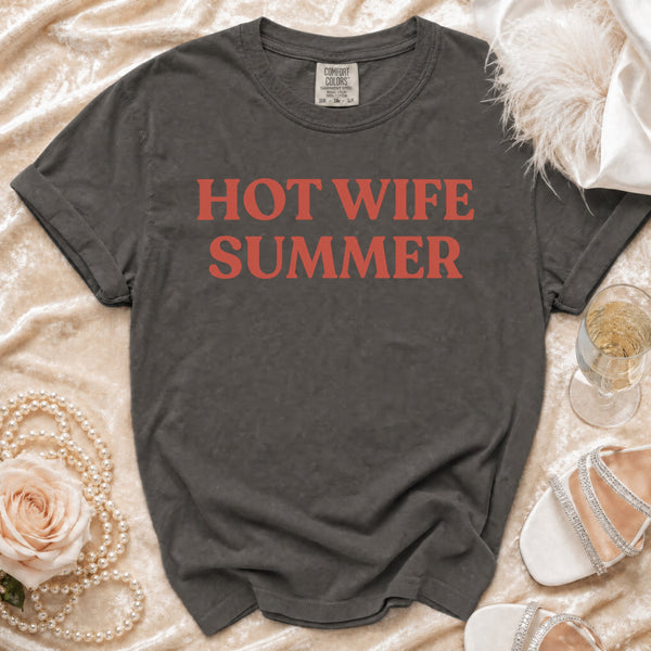 Hot Wife Summer Statement T-shirt in Pepper