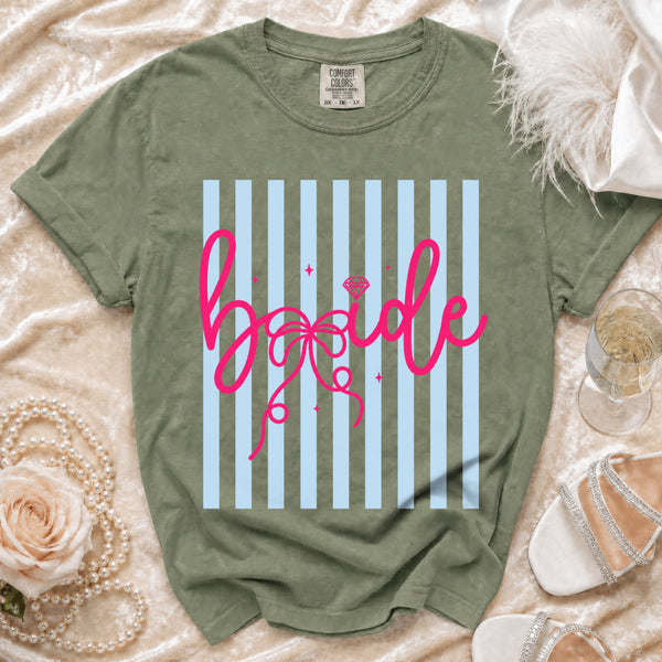 The Hot Pink Bride Script T-Shirt in Moss
