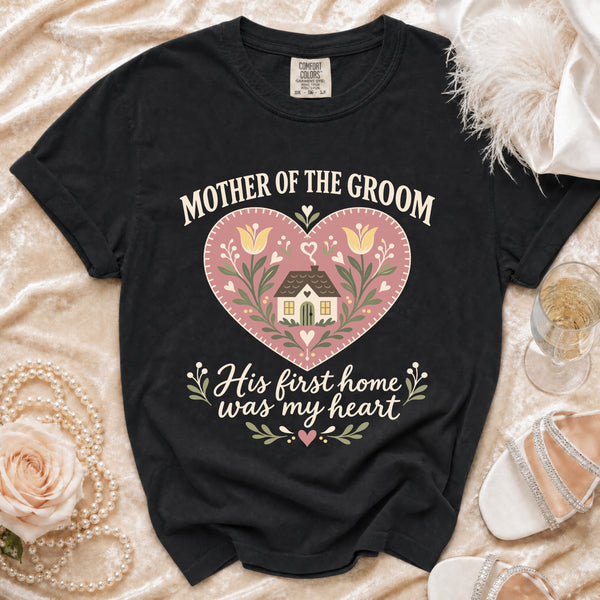 Groom Mom T-Shirt in Black
