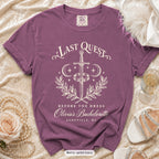 Berry Last Quest Before The Dress bachelorette crew t-shirt, print in ivory